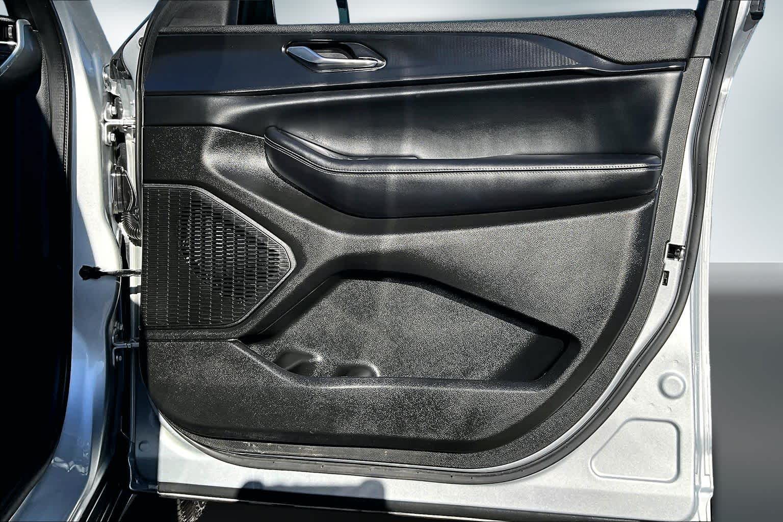 Thumbnail: 2024 Jeep Grand Cherokee L - 28