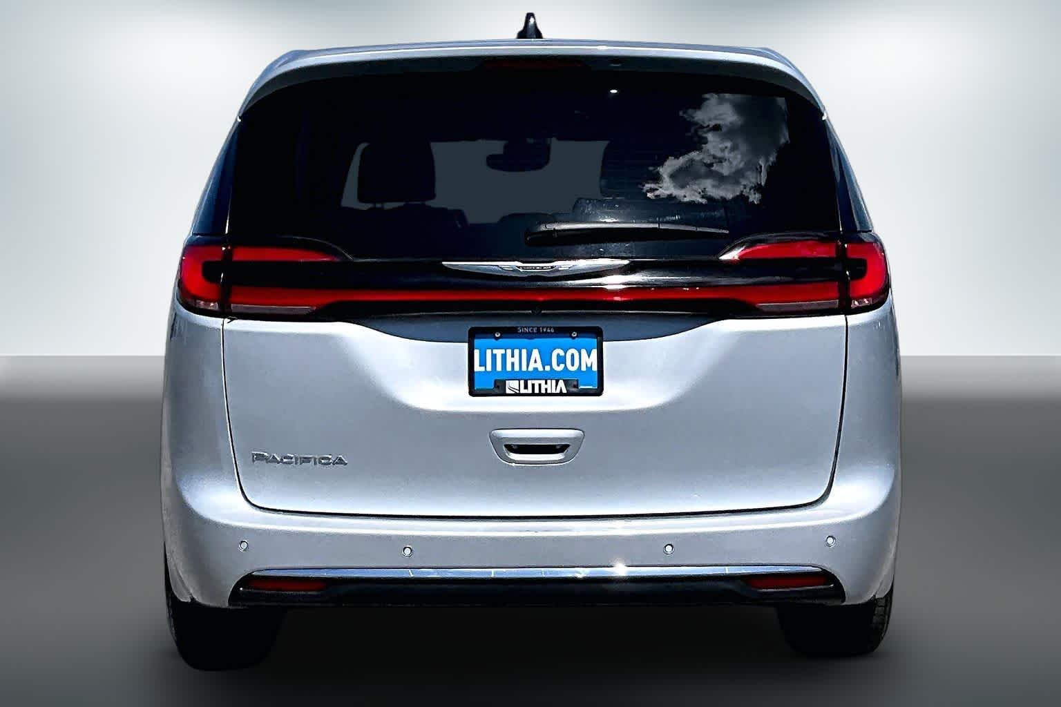 Thumbnail: 2024 Chrysler Pacifica - 5