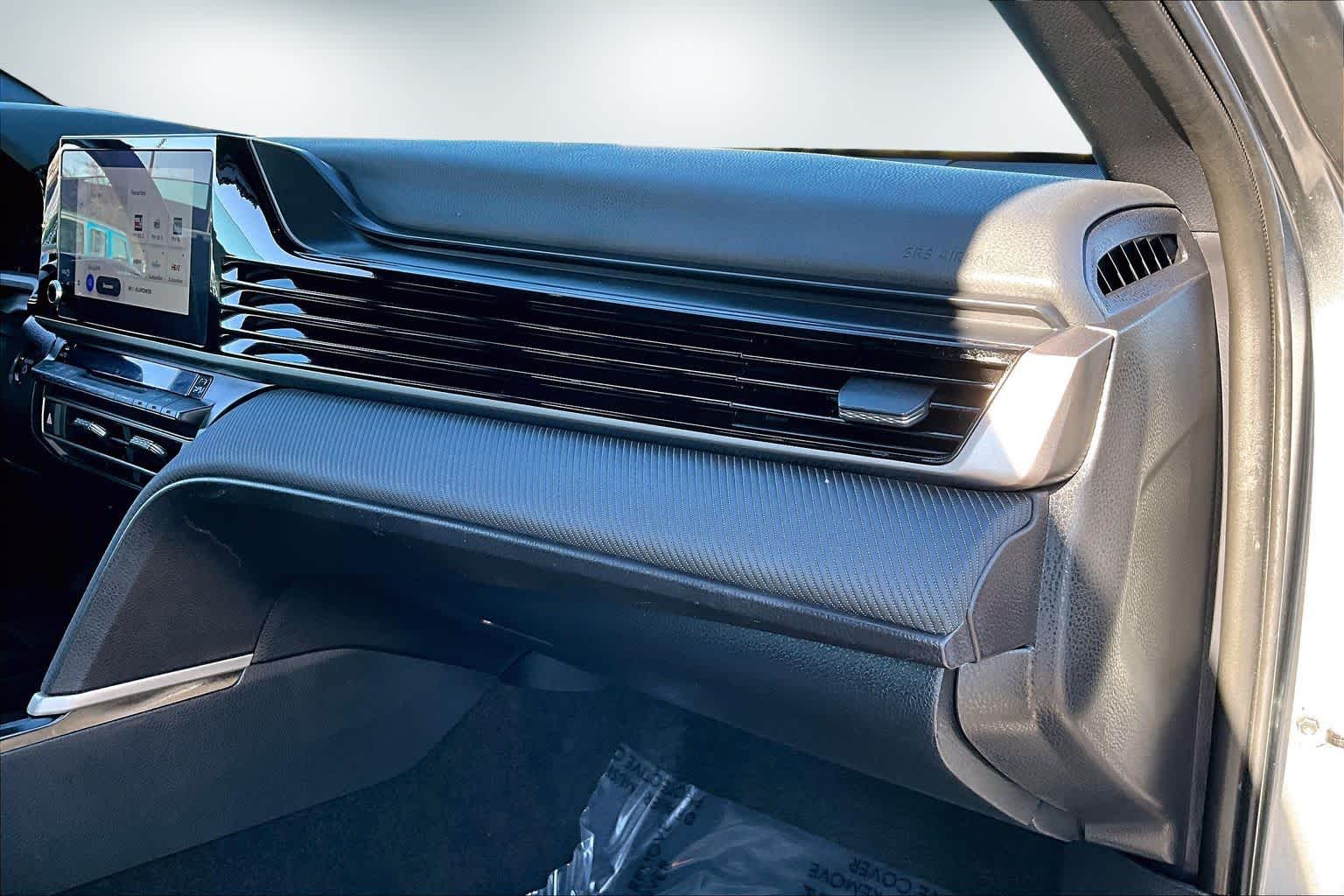 Thumbnail: 2025 Toyota Camry - 23