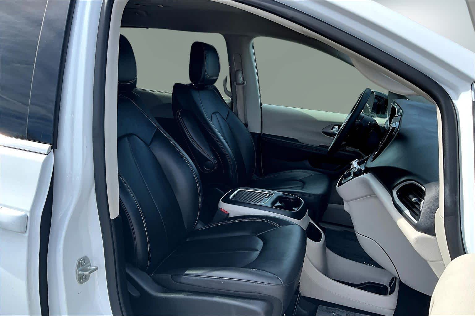 Thumbnail: 2024 Chrysler Pacifica - 13