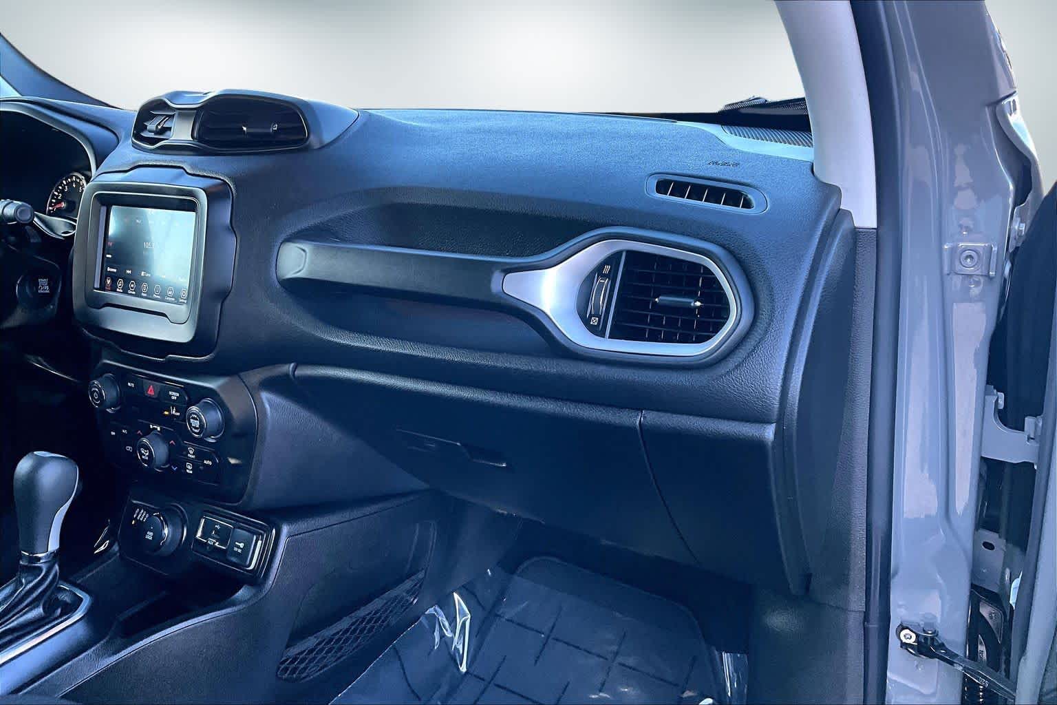 Thumbnail: 2021 Jeep Renegade - 23