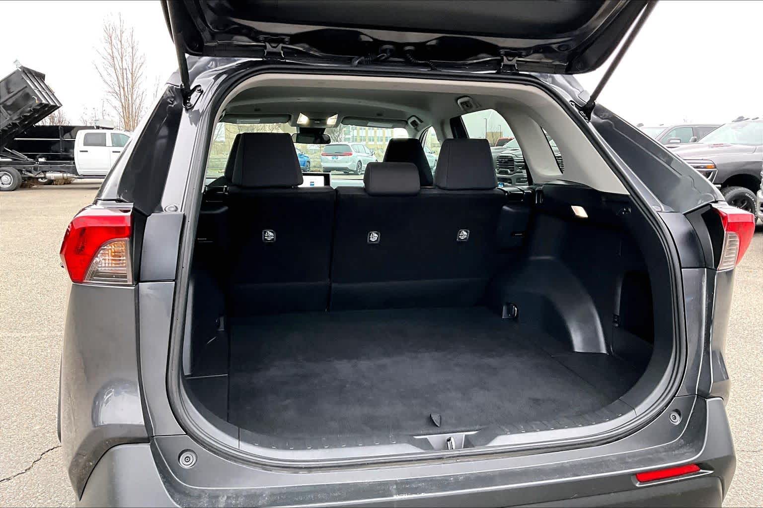 Thumbnail: 2024 Toyota RAV4 - 18