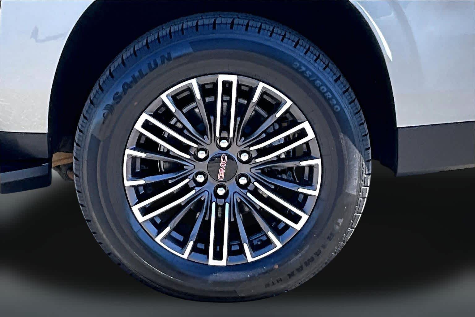 Thumbnail: 2025 GMC Yukon XL - 33