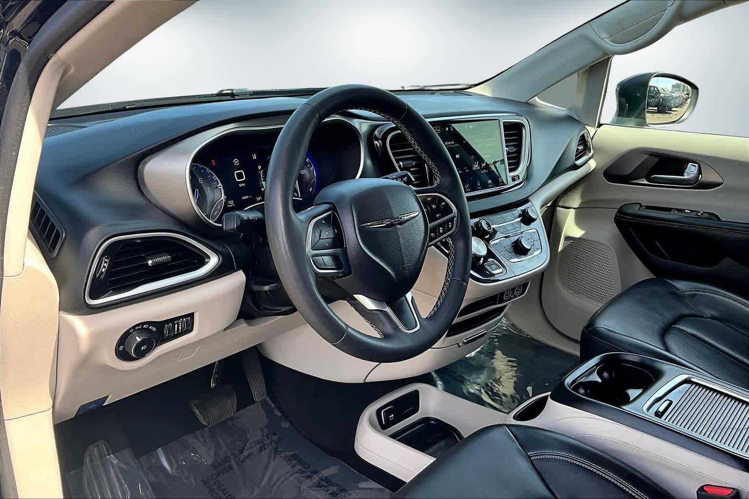 Thumbnail: 2023 Chrysler Pacifica - 2