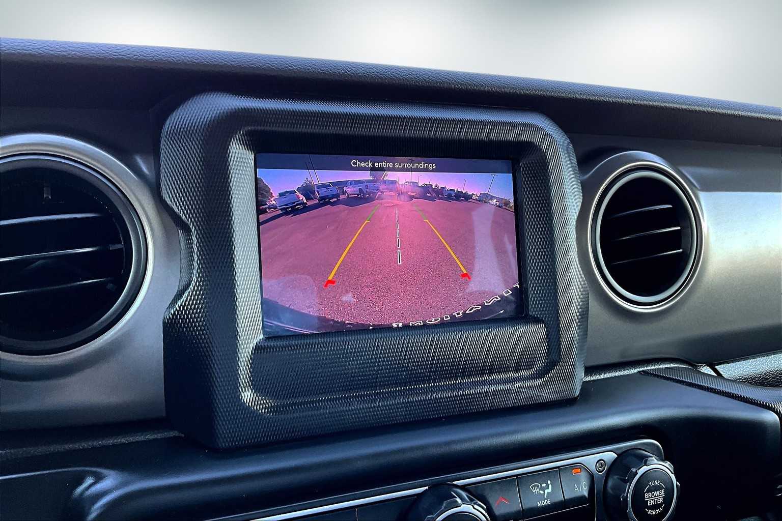 Thumbnail: 2023 Jeep Wrangler - 25