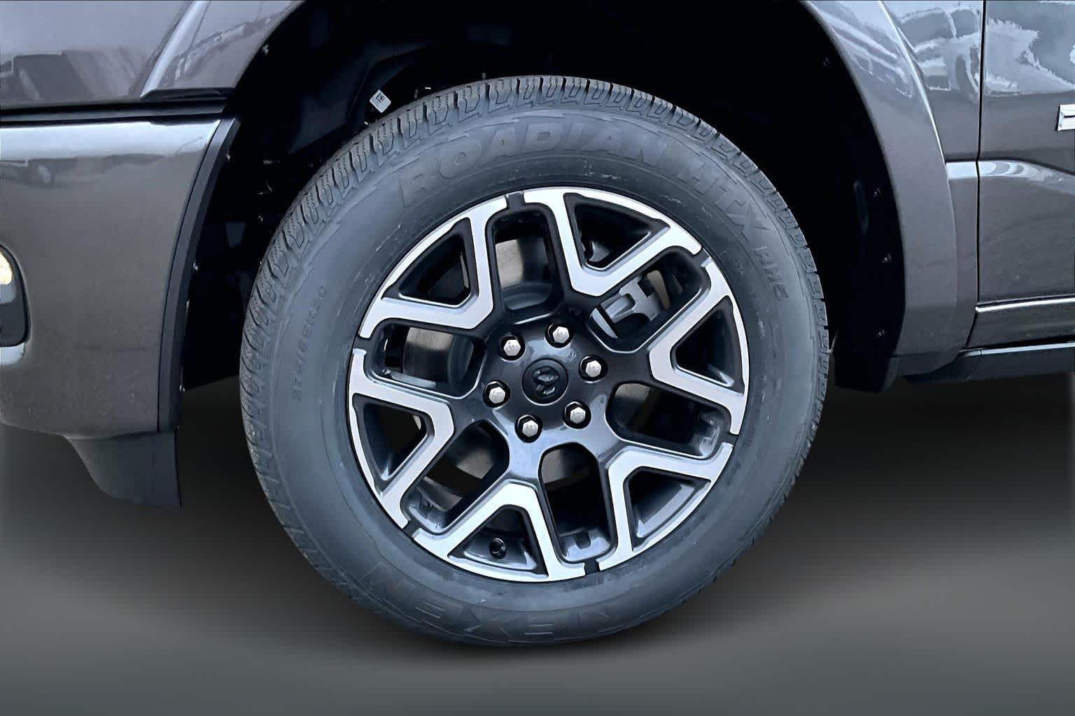 Thumbnail: 2026 RAM 1500 - 8