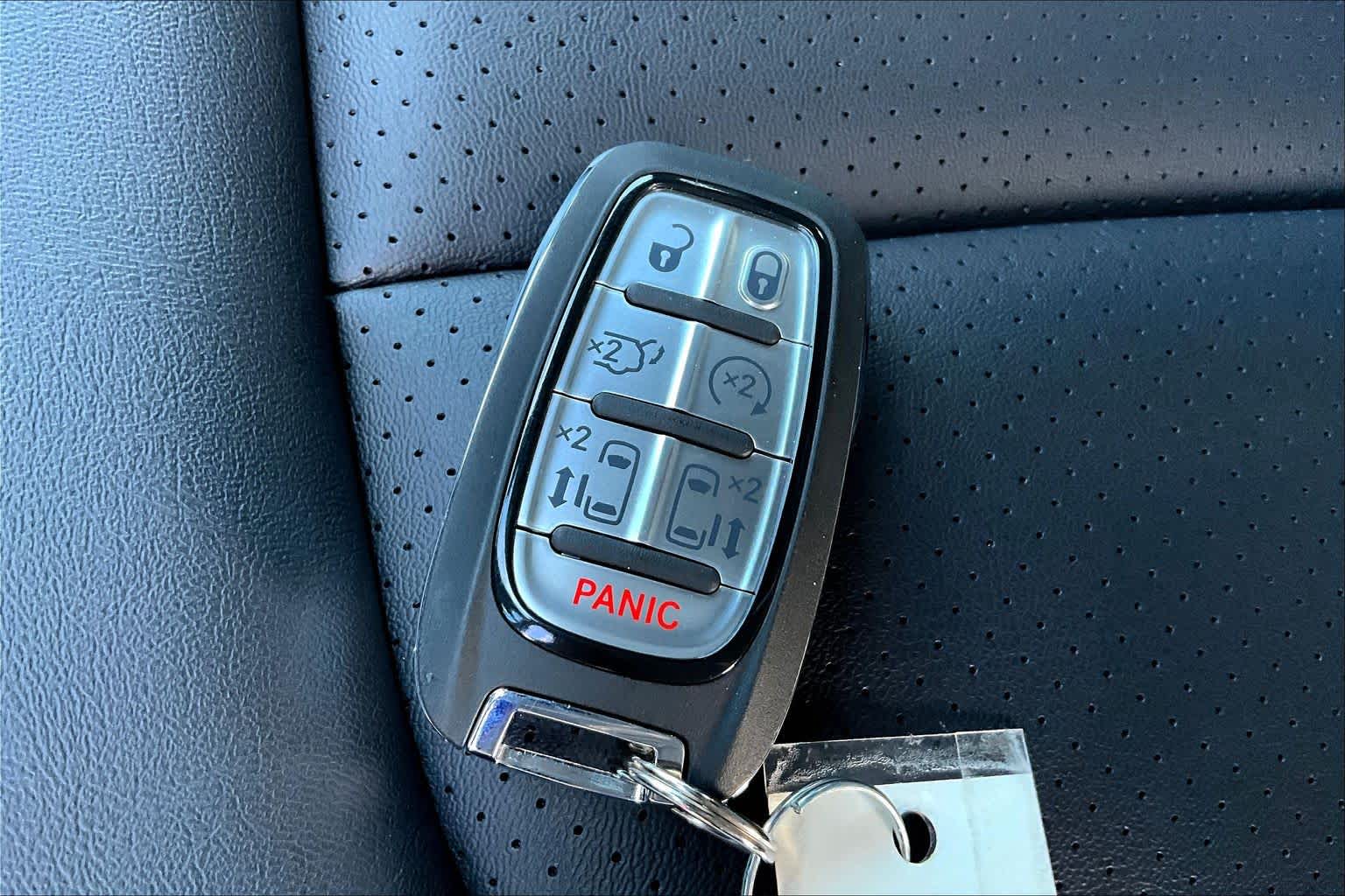 Thumbnail: 2026 Chrysler Pacifica - 20