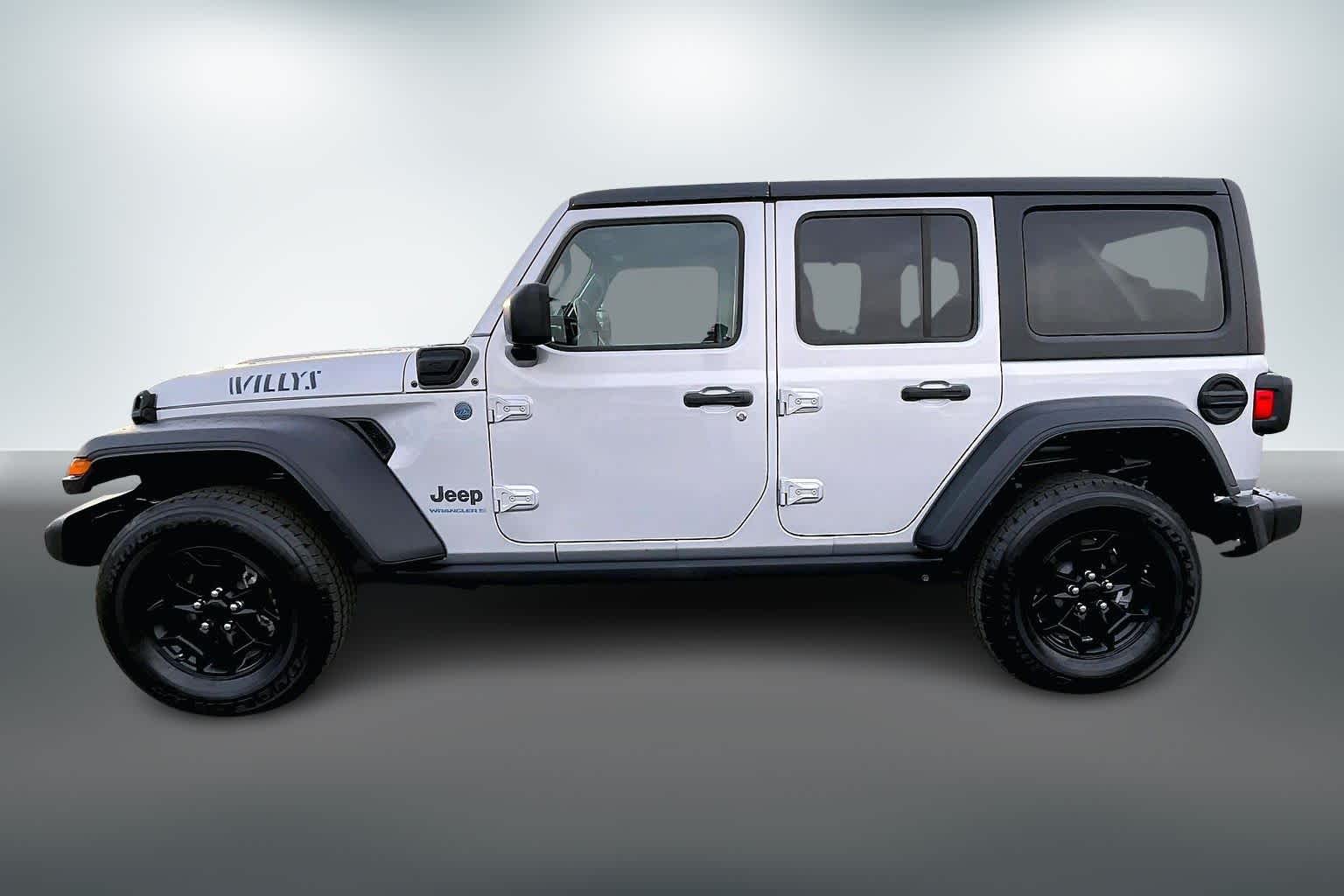 Thumbnail: 2023 Jeep Wrangler - 3