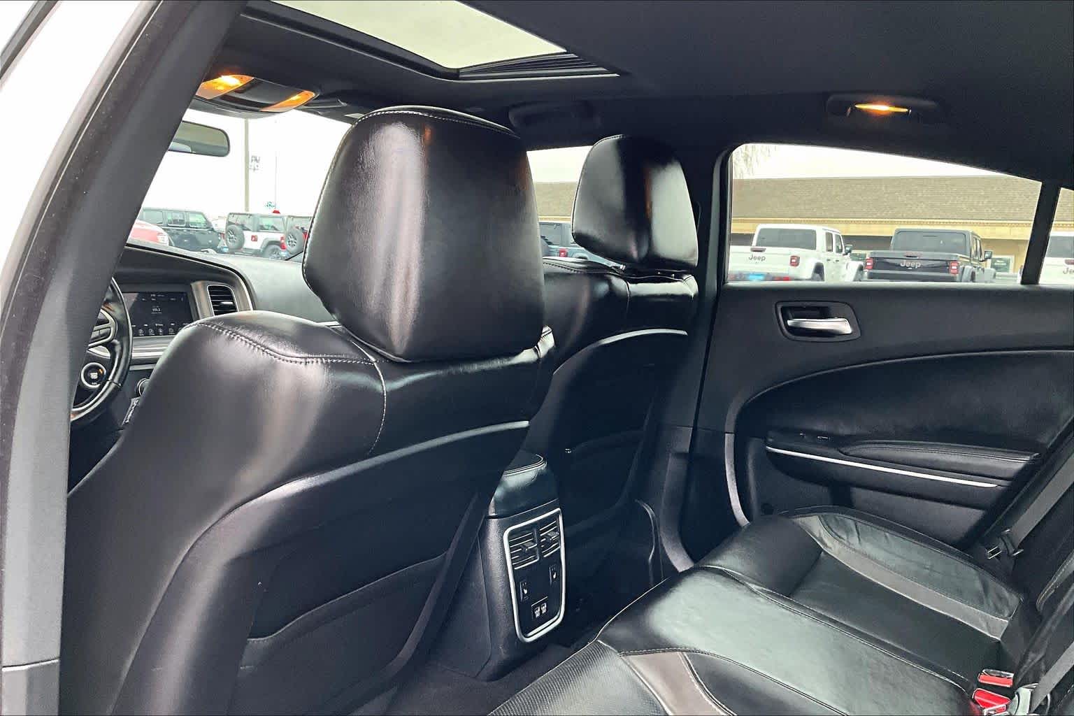 Thumbnail: 2020 Dodge Charger - 12