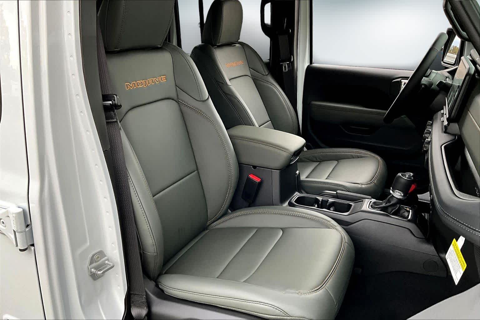 Thumbnail: 2025 Jeep Gladiator - 13