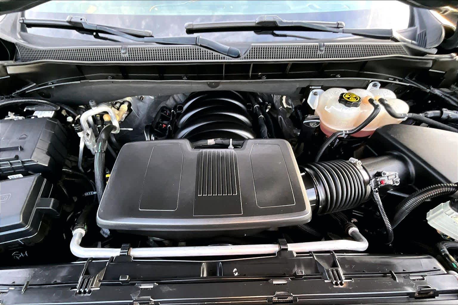 Thumbnail: 2023 Chevrolet Suburban - 9