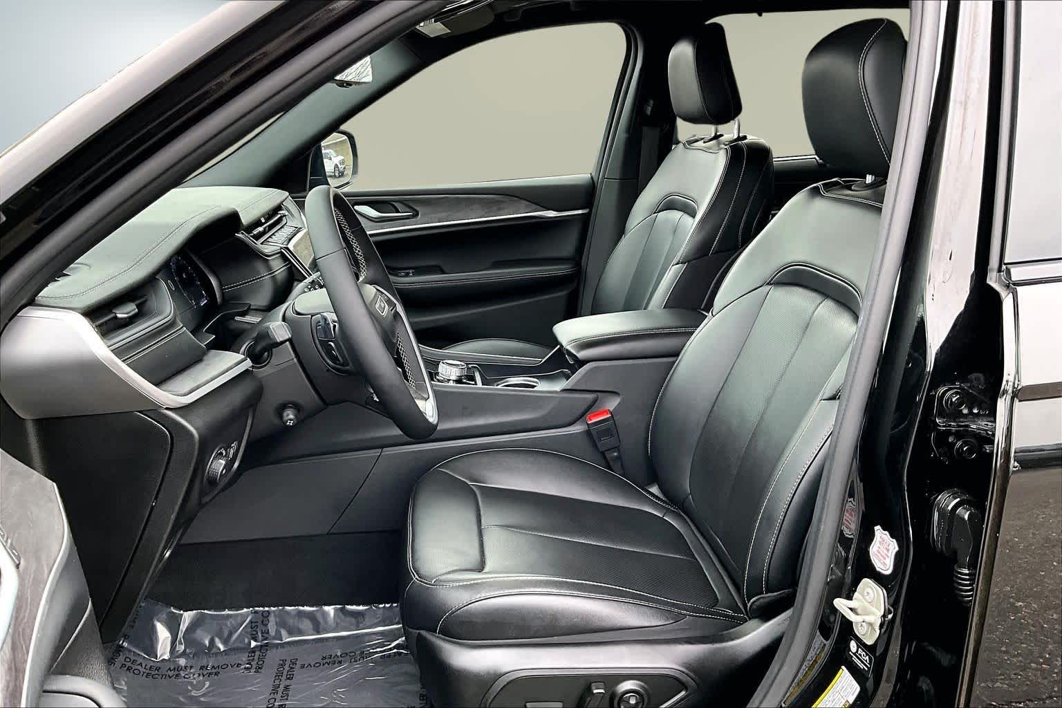 Thumbnail: 2024 Jeep Grand Cherokee L - 11