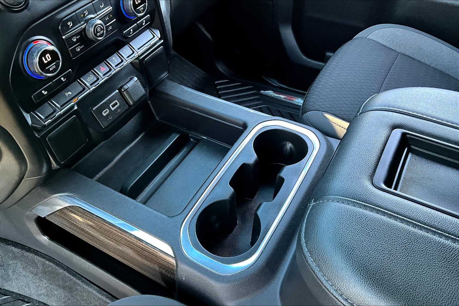 Thumbnail: 2022 Chevrolet Silverado 1500 - 16