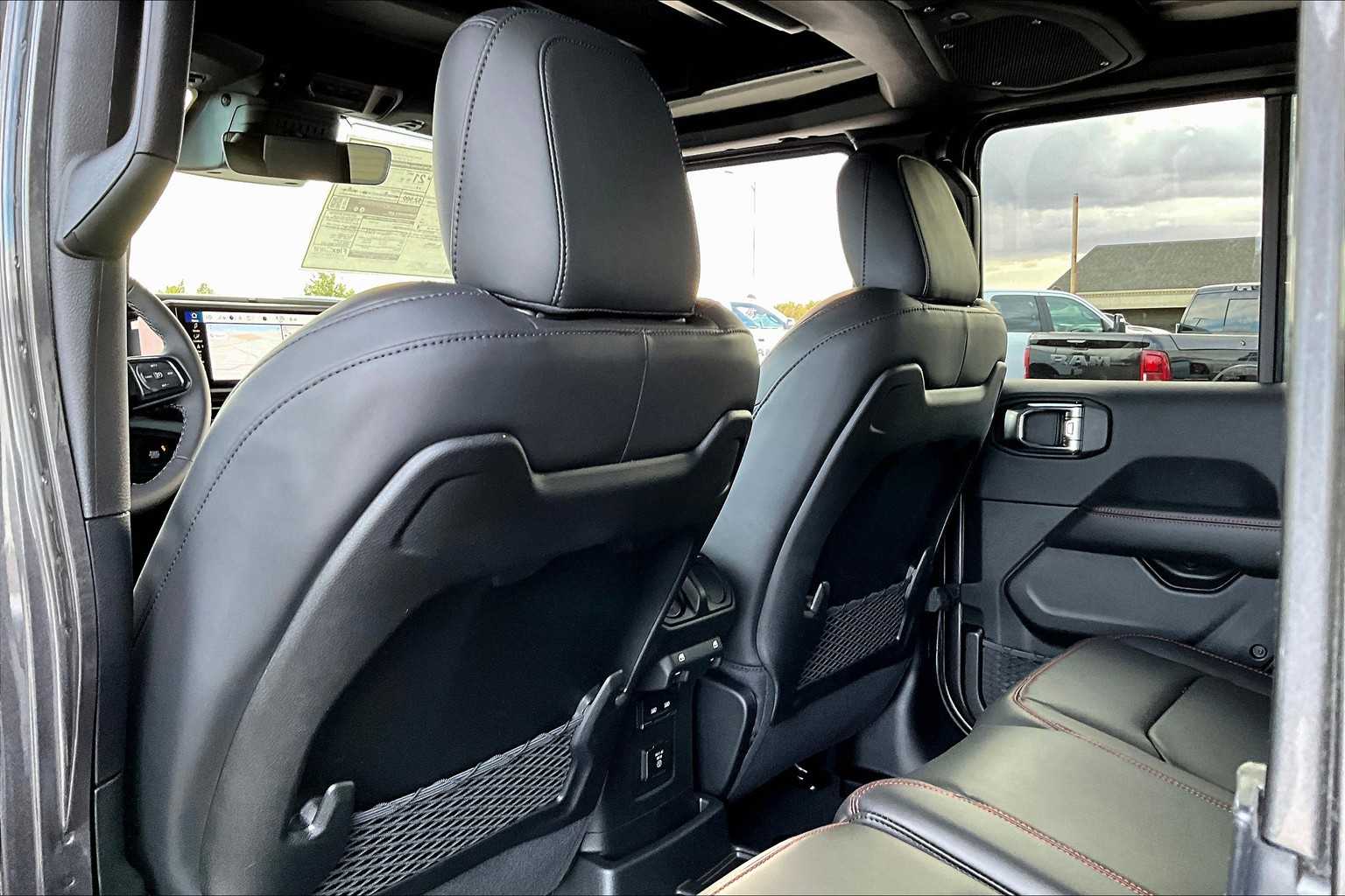 Thumbnail: 2025 Jeep Wrangler - 12