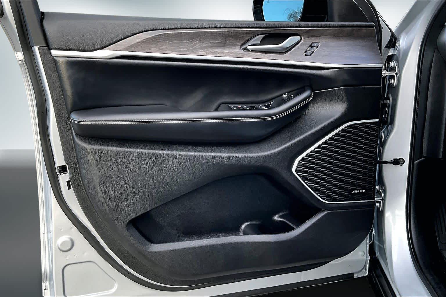 Thumbnail: 2023 Jeep Grand Cherokee - 27