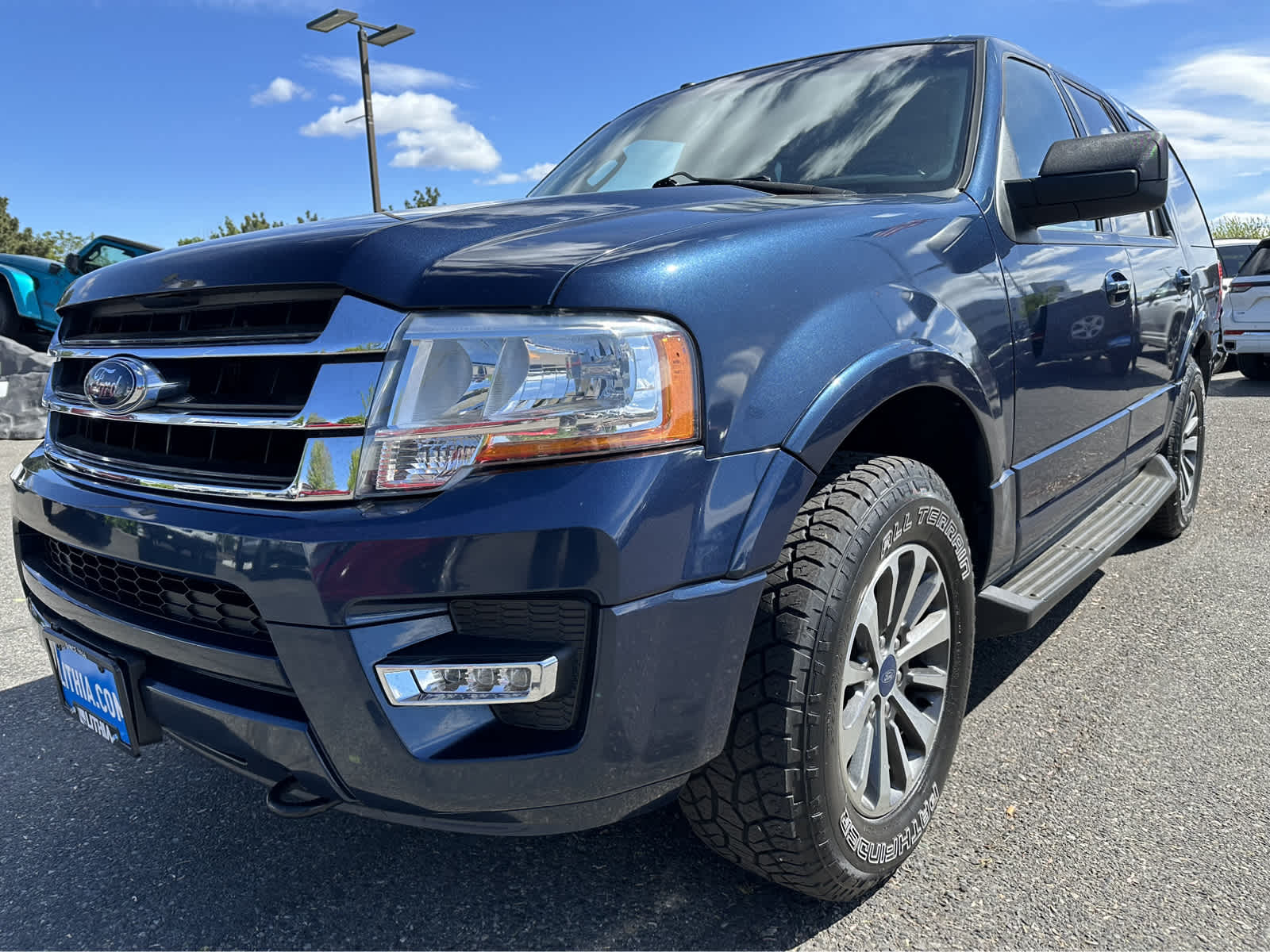 2015 Ford Expedition XLT Hero Image