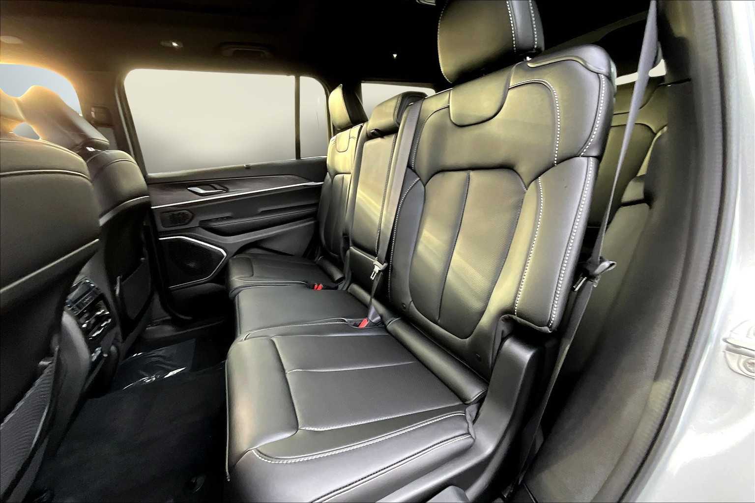 Thumbnail: 2025 Jeep Grand Cherokee - 13