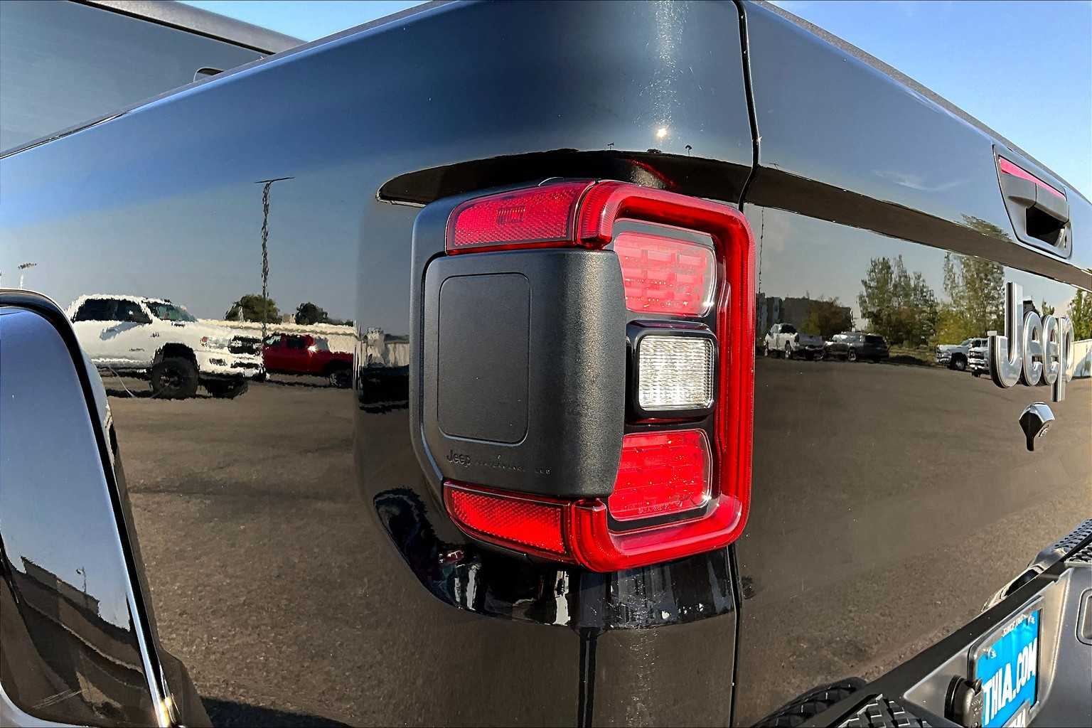 Thumbnail: 2020 Jeep Gladiator - 33