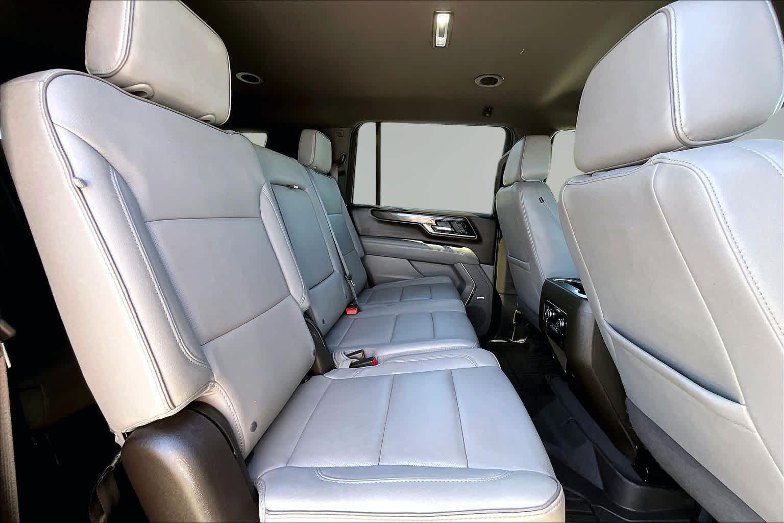 Thumbnail: 2025 GMC Yukon XL - 29