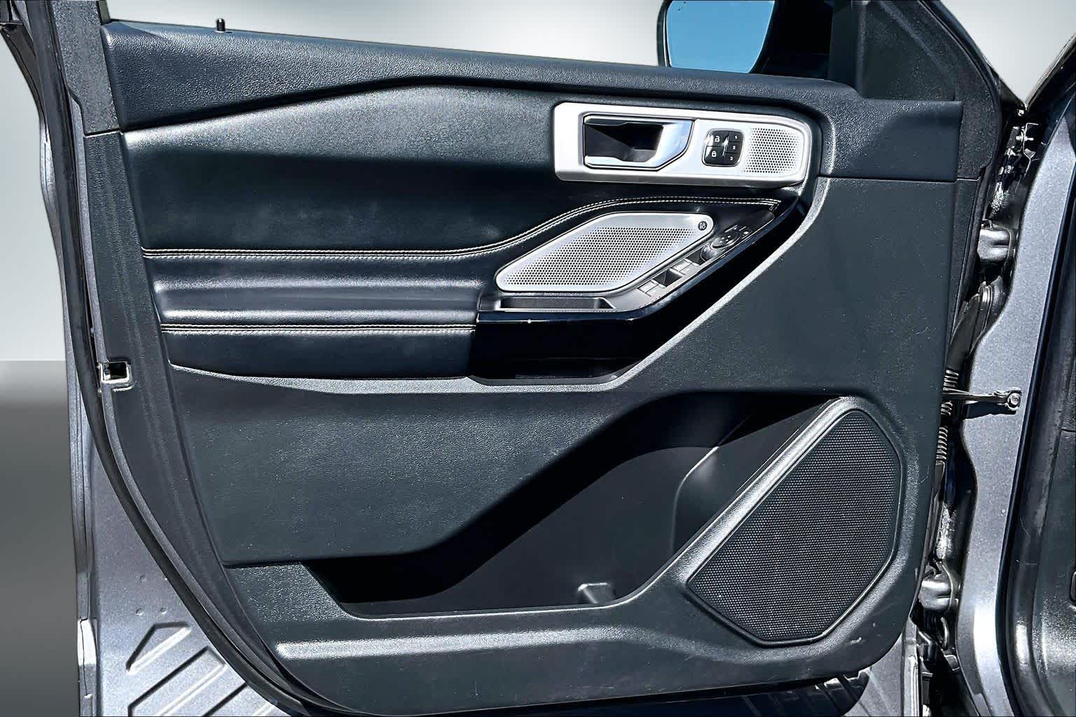 Thumbnail: 2022 Ford Explorer - 27
