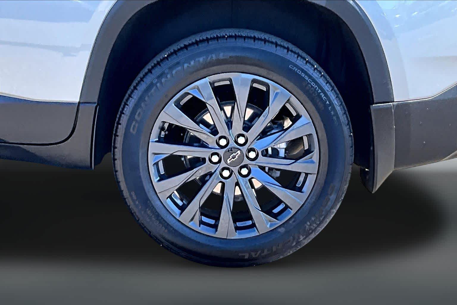 Thumbnail: 2023 Chevrolet Traverse - 33
