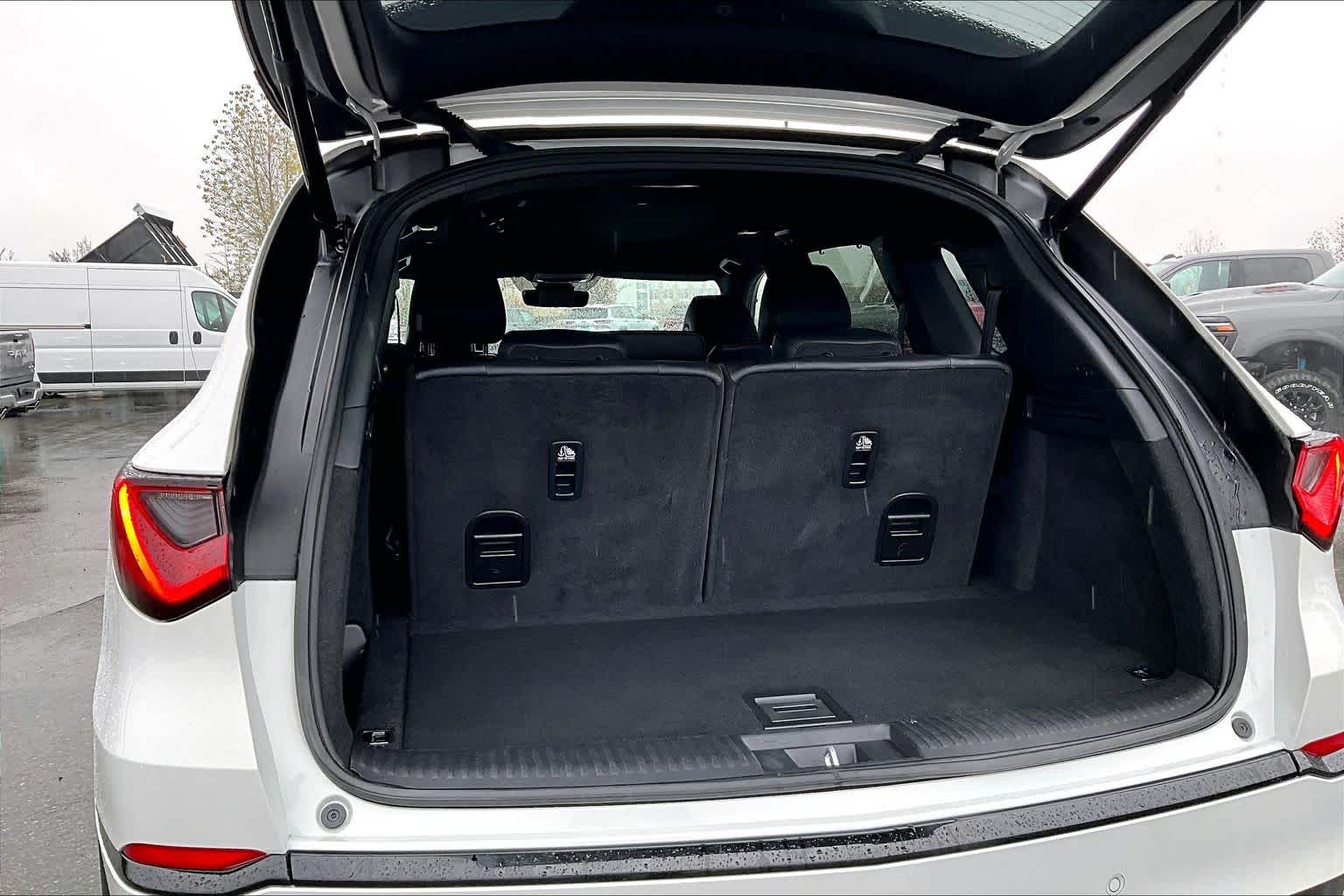 Thumbnail: 2023 Acura MDX - 18