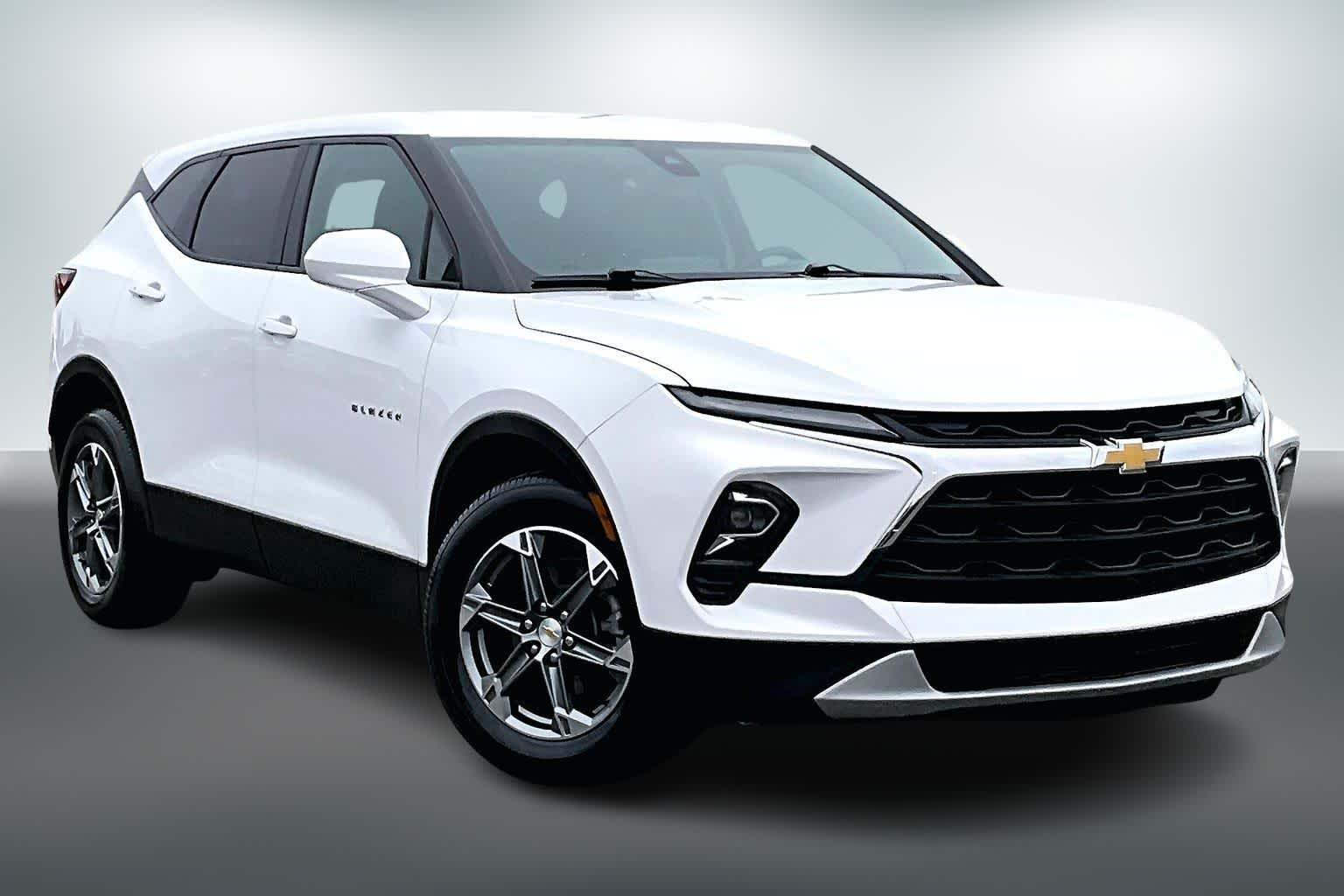 Thumbnail: 2023 Chevrolet Blazer - 21