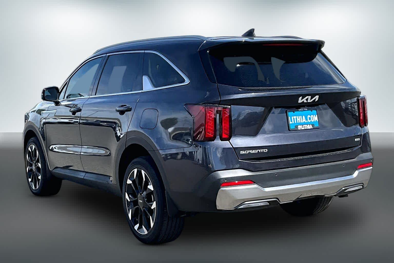 Thumbnail: 2025 Kia Sorento - 3