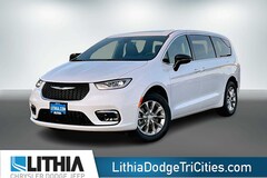 2026 Chrysler Pacifica SELECT AWD Passenger Van Kennewick, WA