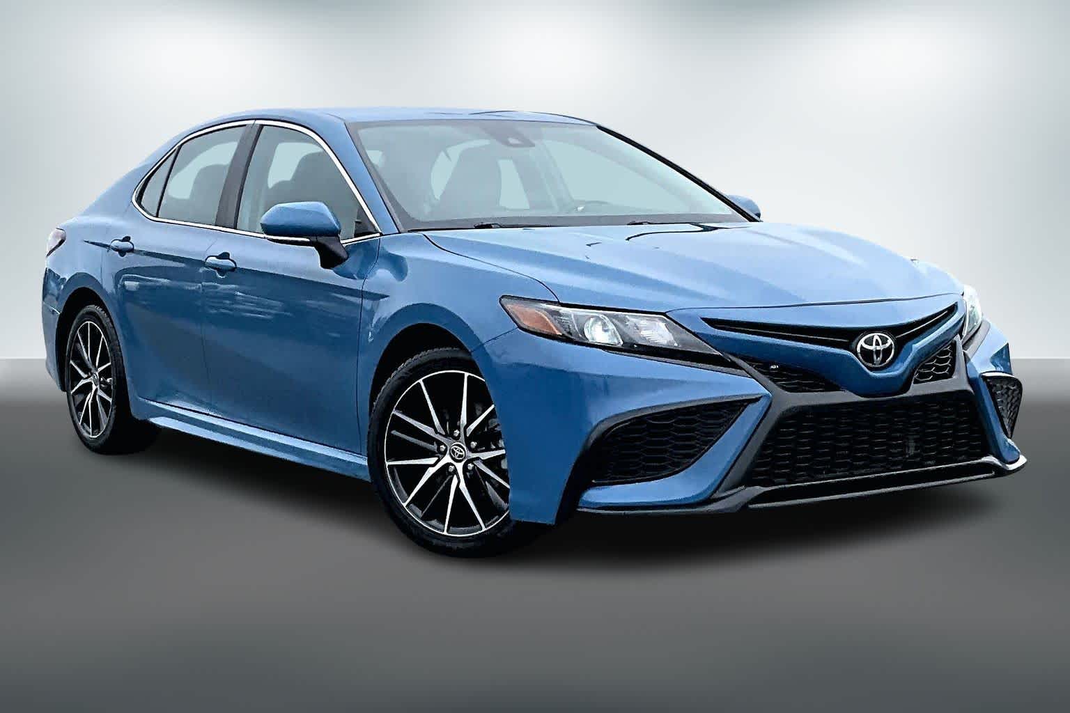 Thumbnail: 2023 Toyota Camry - 21