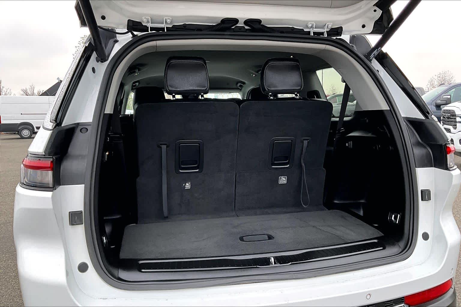 Thumbnail: 2023 Jeep Grand Cherokee - 17