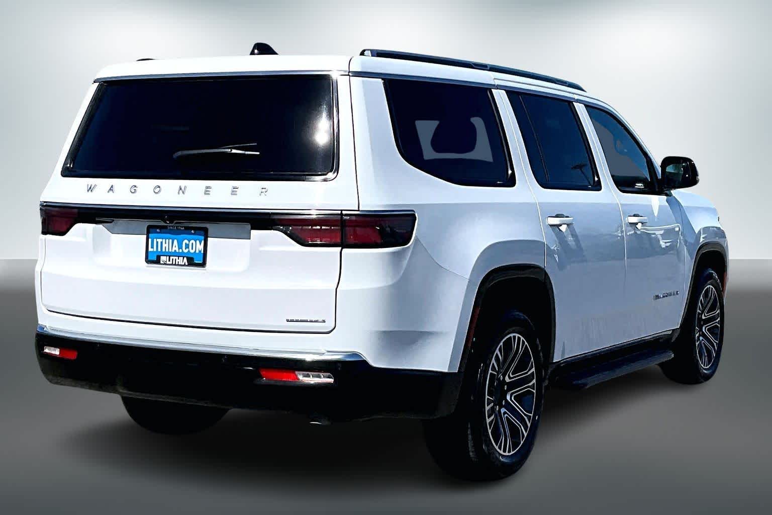 Thumbnail: 2024 Jeep Wagoneer - 22