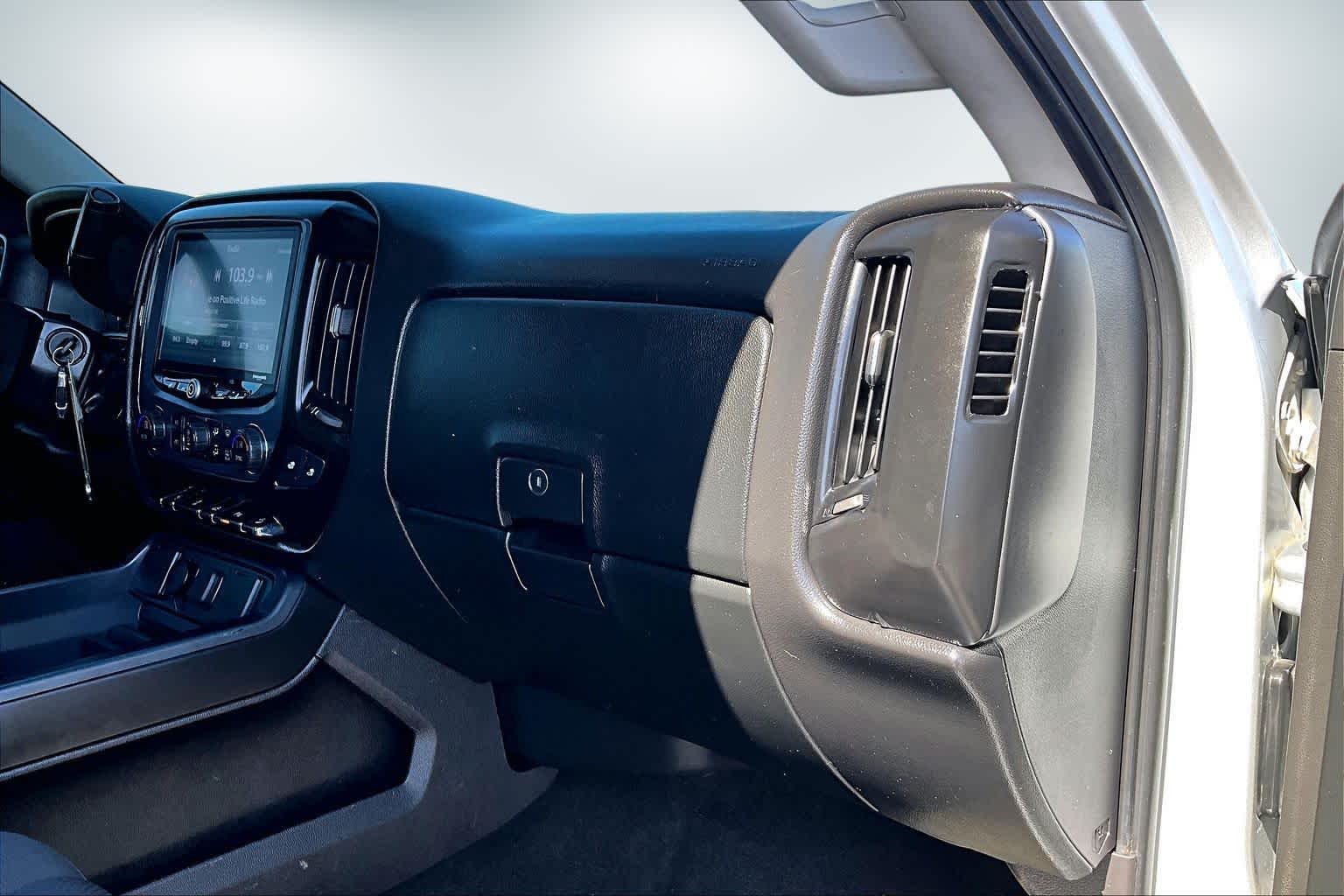 Thumbnail: 2018 Chevrolet Silverado 1500 - 23