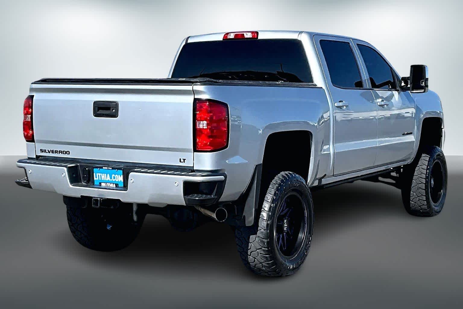 Thumbnail: 2018 Chevrolet Silverado 1500 - 22