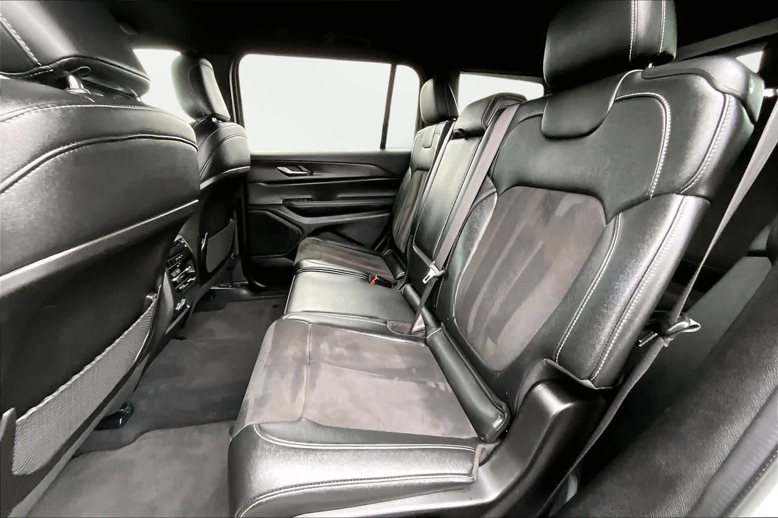 Thumbnail: 2024 Jeep Grand Cherokee L - 28