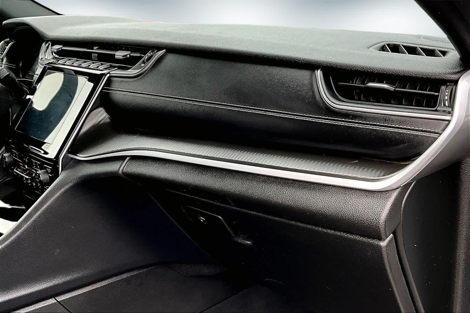 Thumbnail: 2024 Jeep Grand Cherokee - 23