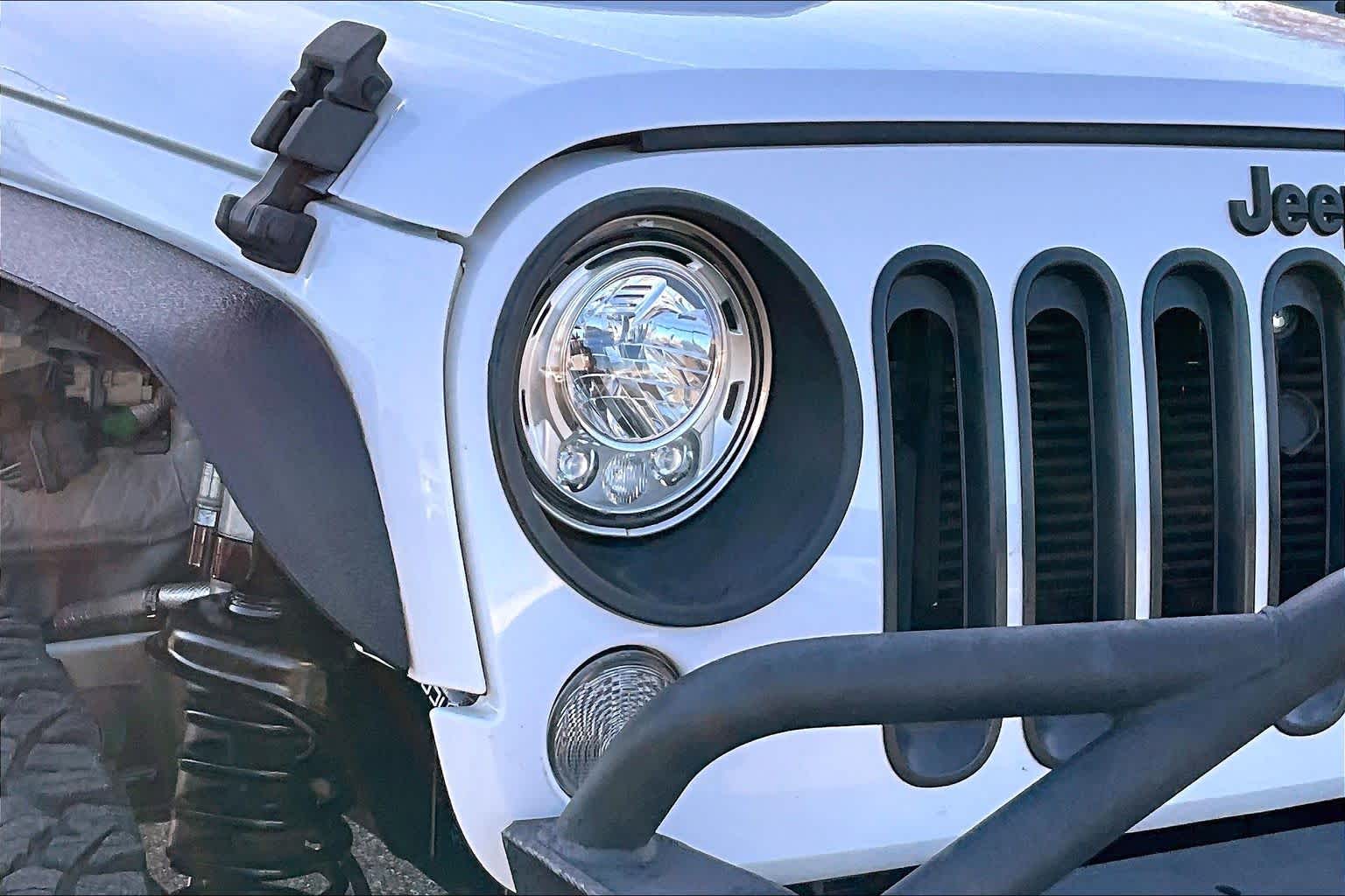 Thumbnail: 2018 Jeep Wrangler - 29