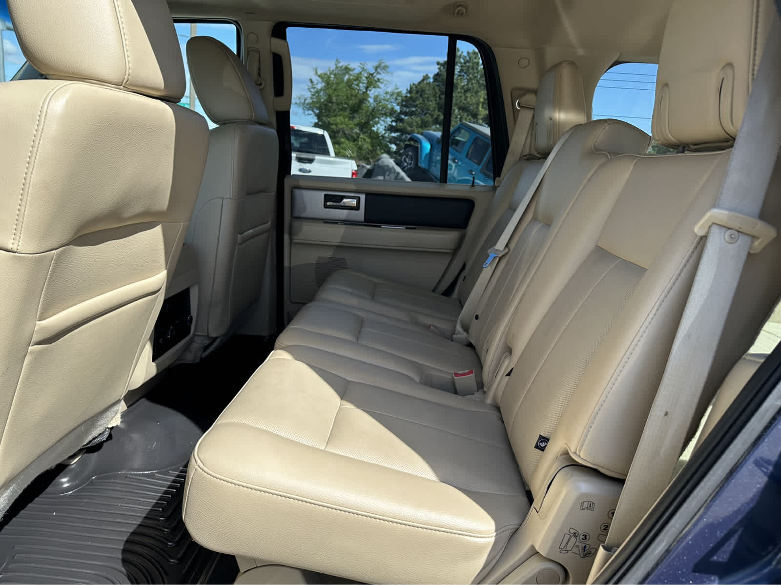 2015 Ford Expedition XLT 23