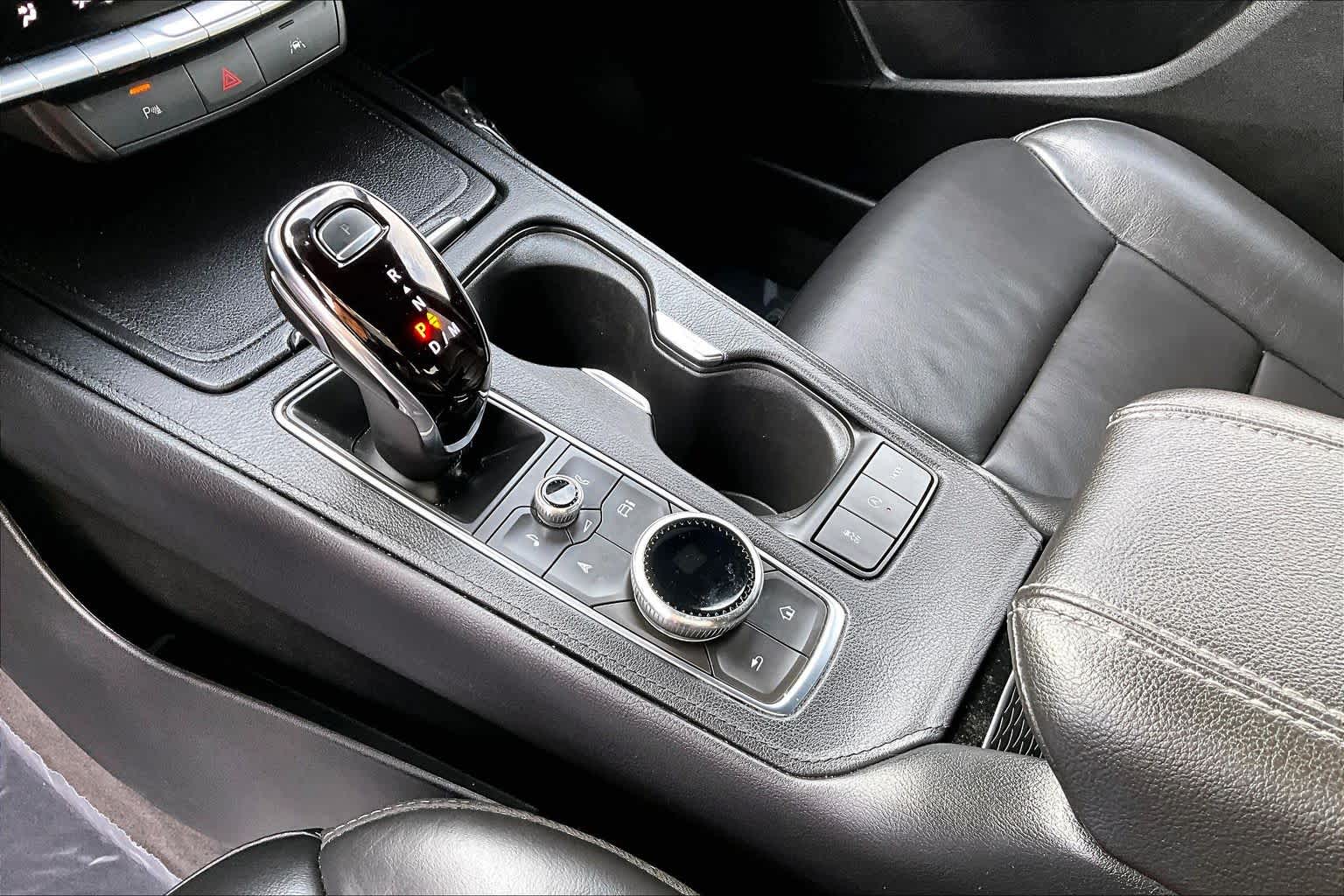 Thumbnail: 2024 Cadillac XT4 - 16