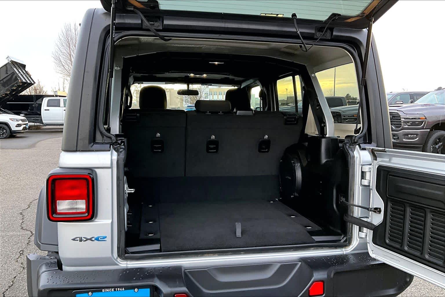 Thumbnail: 2023 Jeep Wrangler - 18