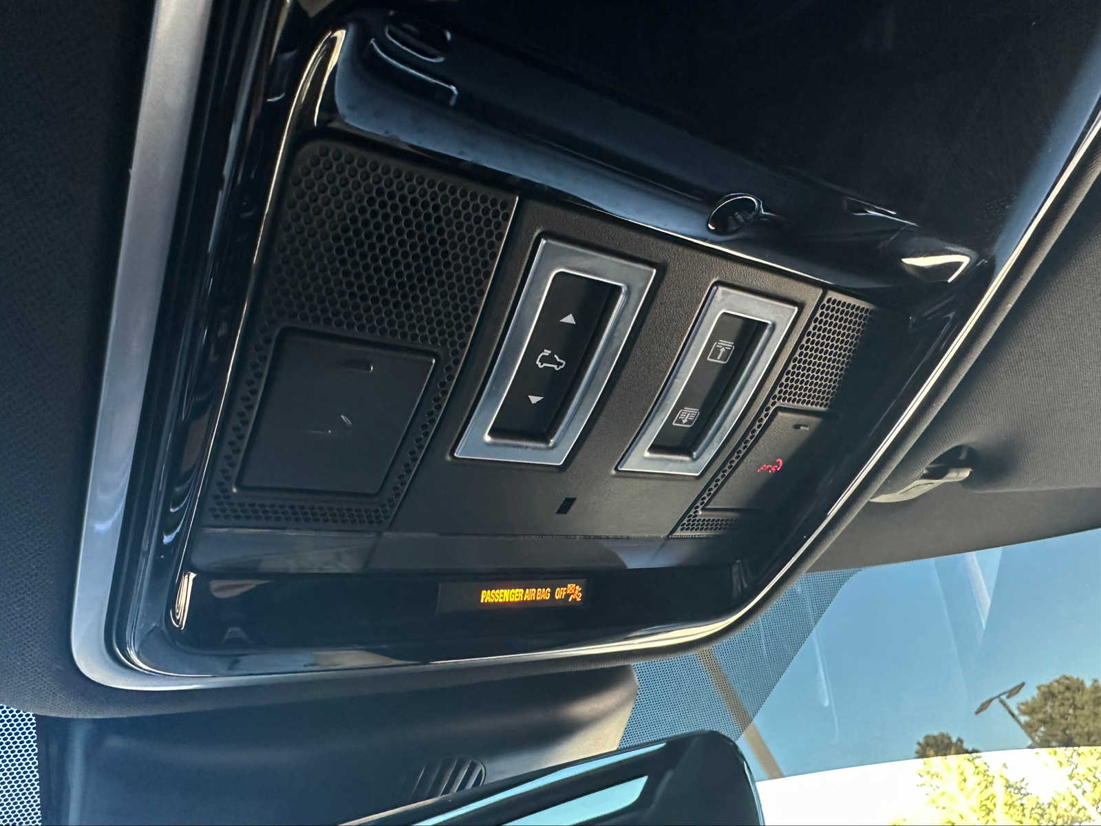 Thumbnail: 2018 Land Rover Range Rover Velar - 23