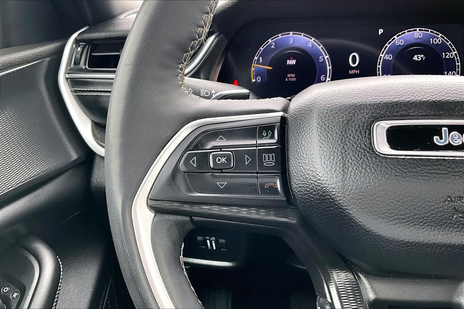 Thumbnail: 2024 Jeep Grand Cherokee L - 24