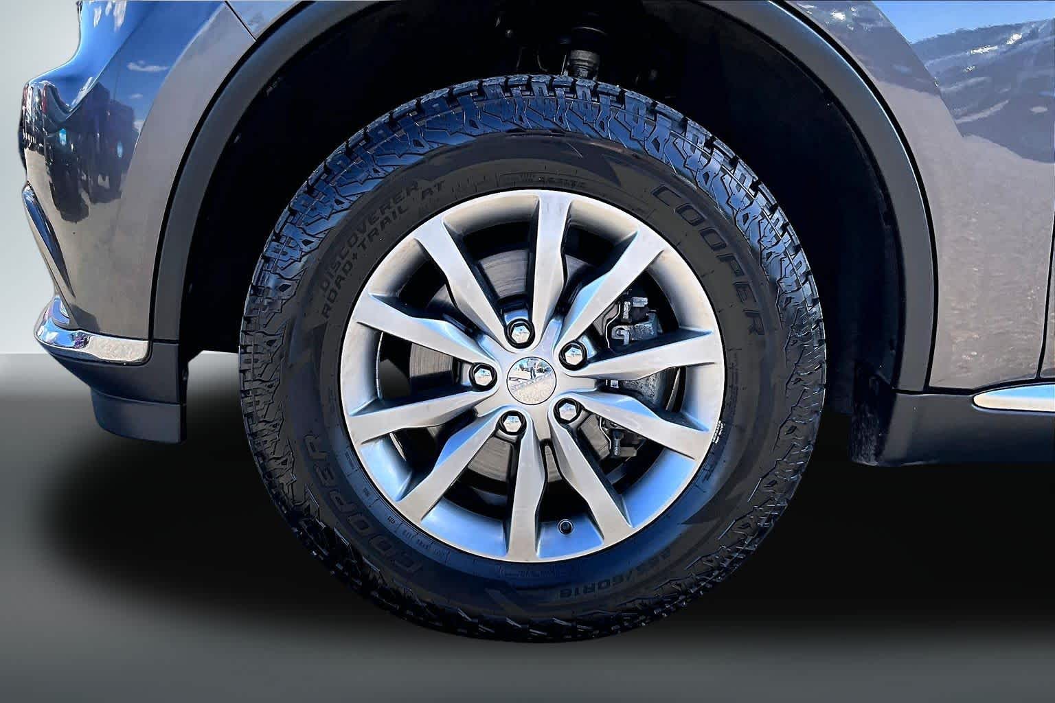 Thumbnail: 2017 Dodge Durango - 8