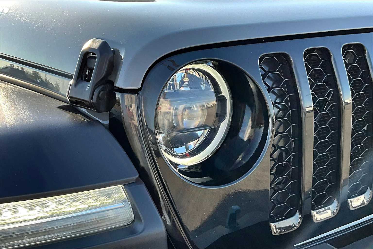 Thumbnail: 2023 Jeep Wrangler - 31