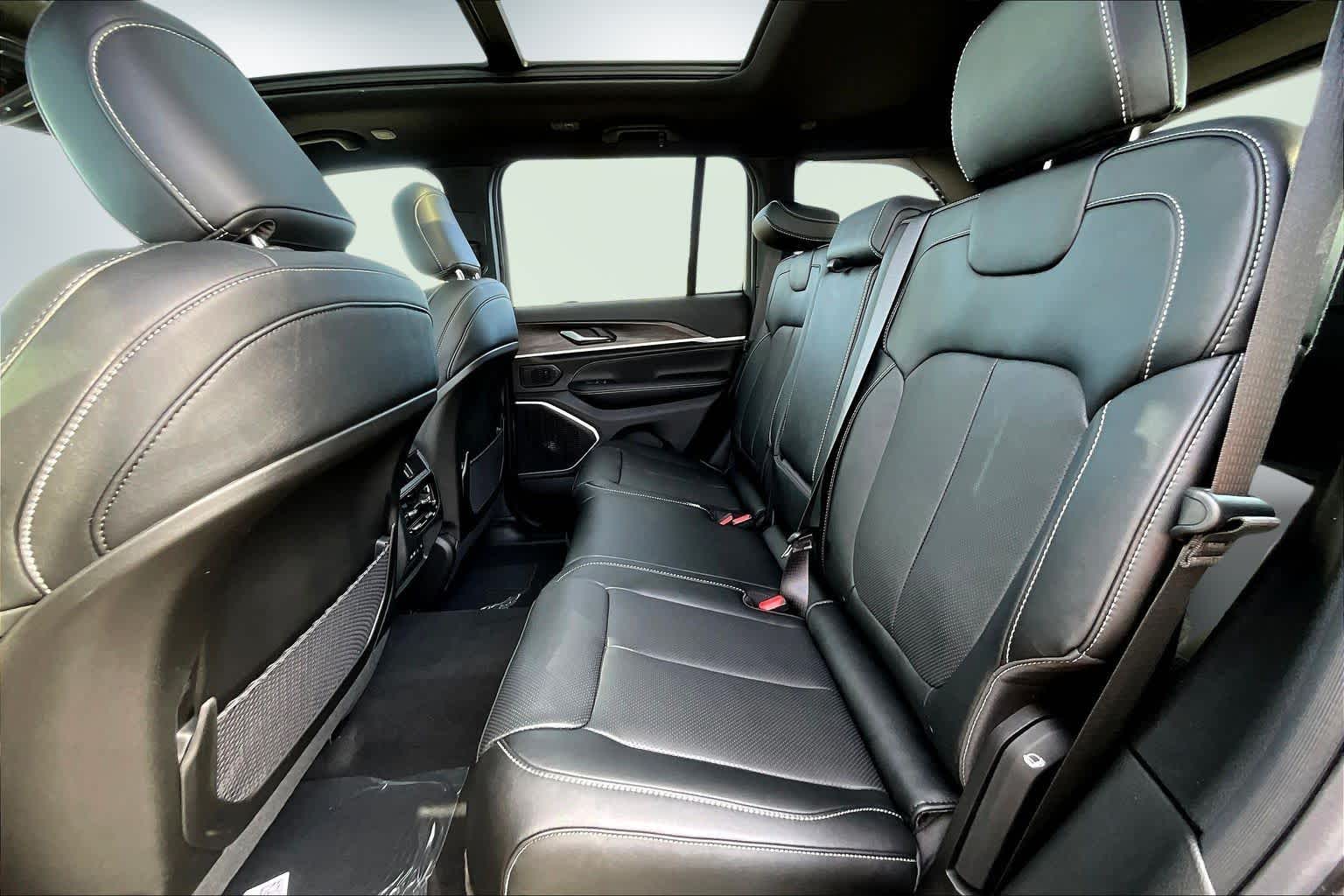 Thumbnail: 2026 Jeep Grand Cherokee - 12