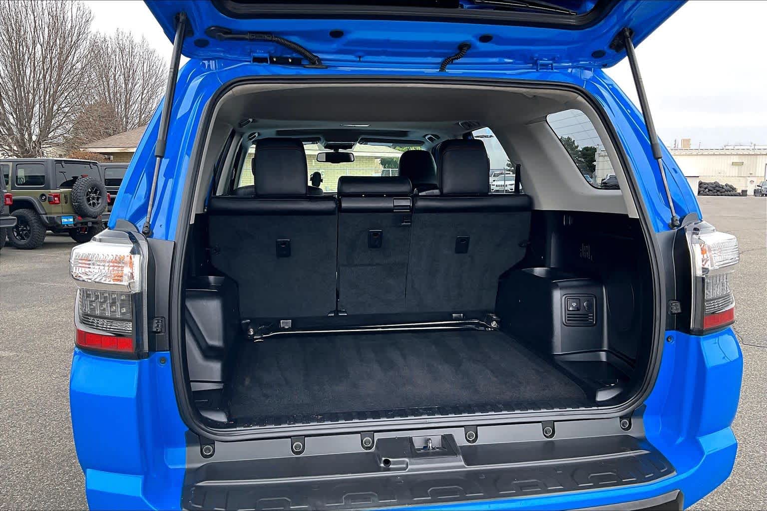 Thumbnail: 2019 Toyota 4Runner - 18