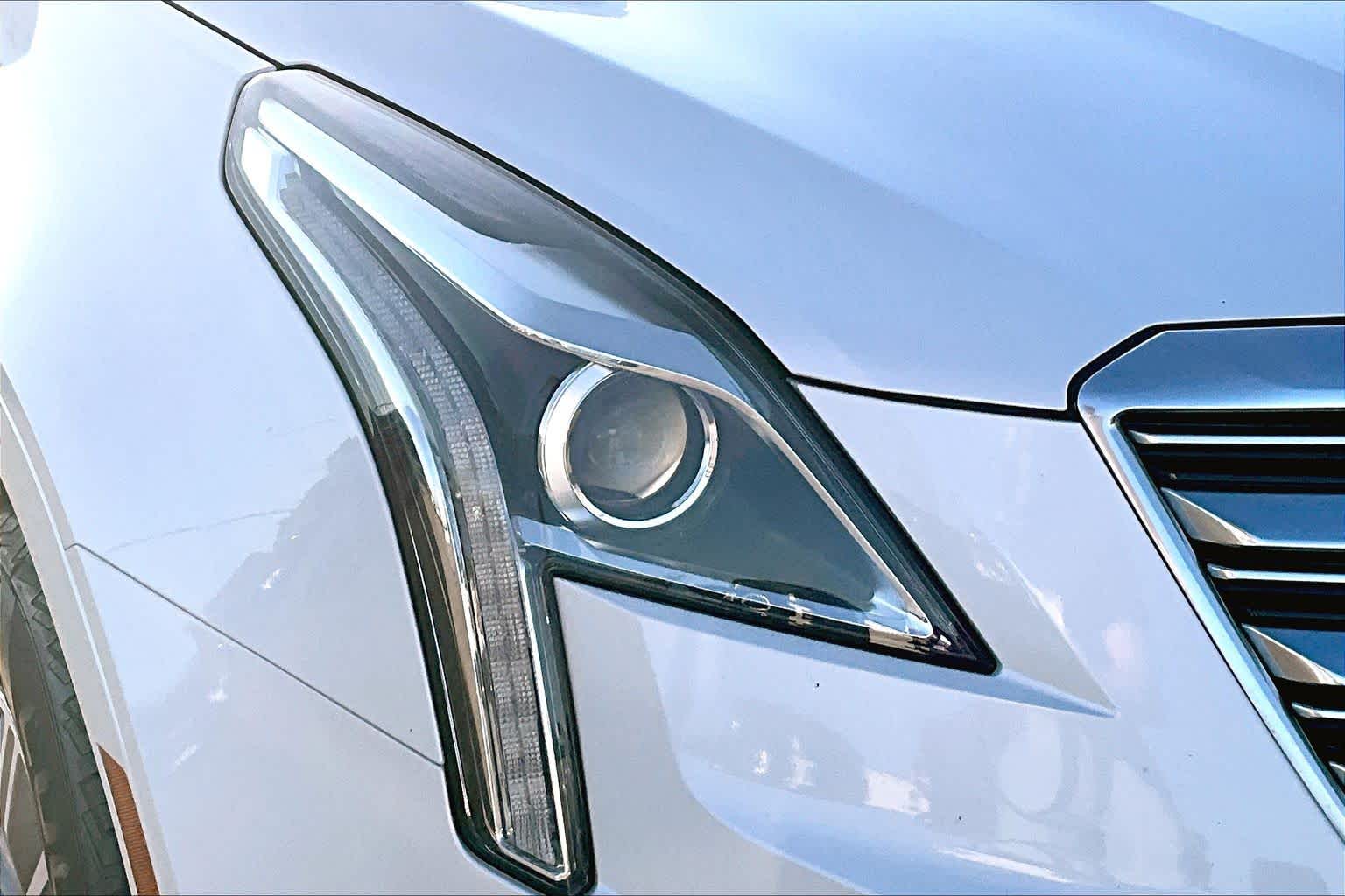 Thumbnail: 2017 Cadillac XT5 - 31