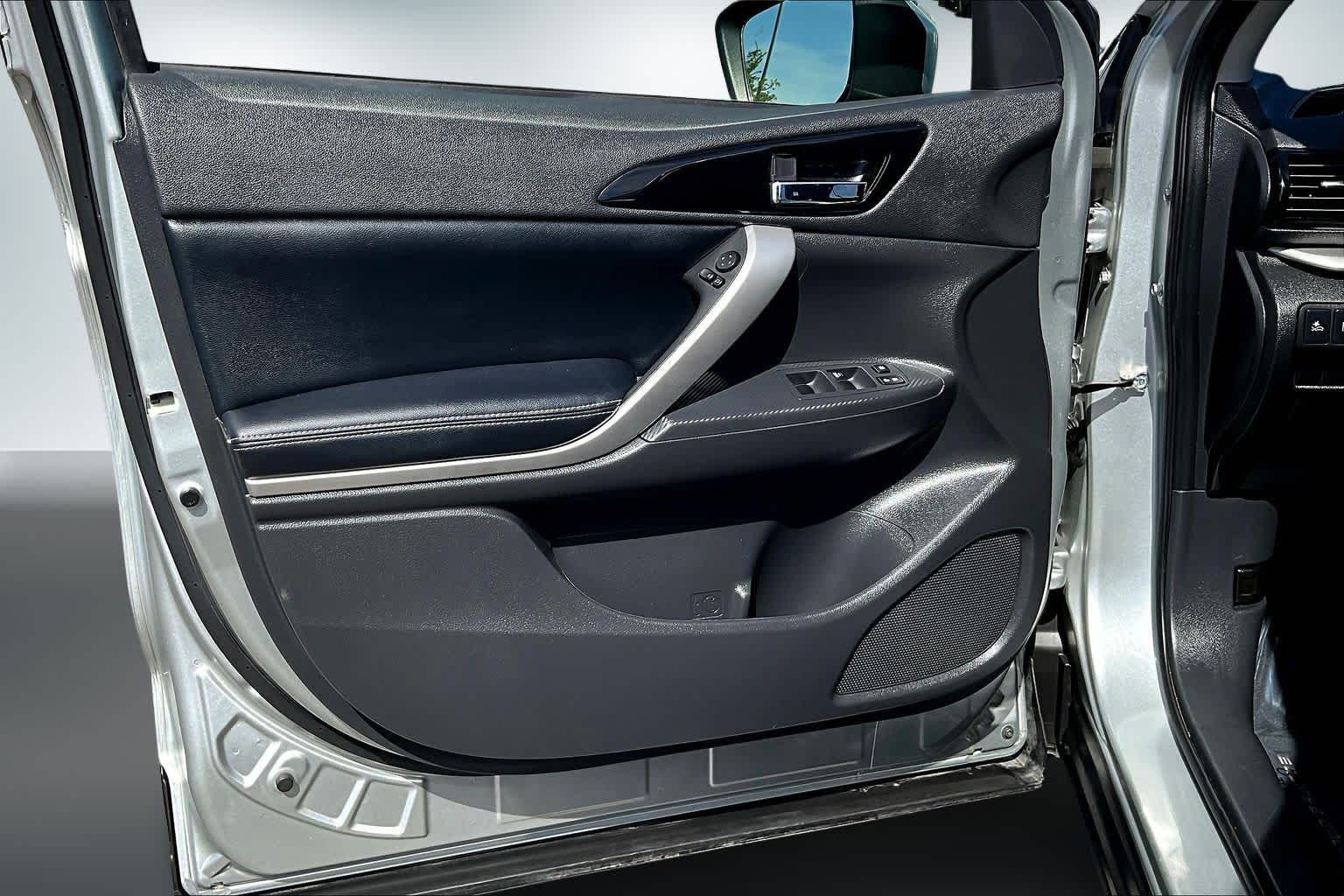 Thumbnail: 2024 Mitsubishi Eclipse Cross - 27