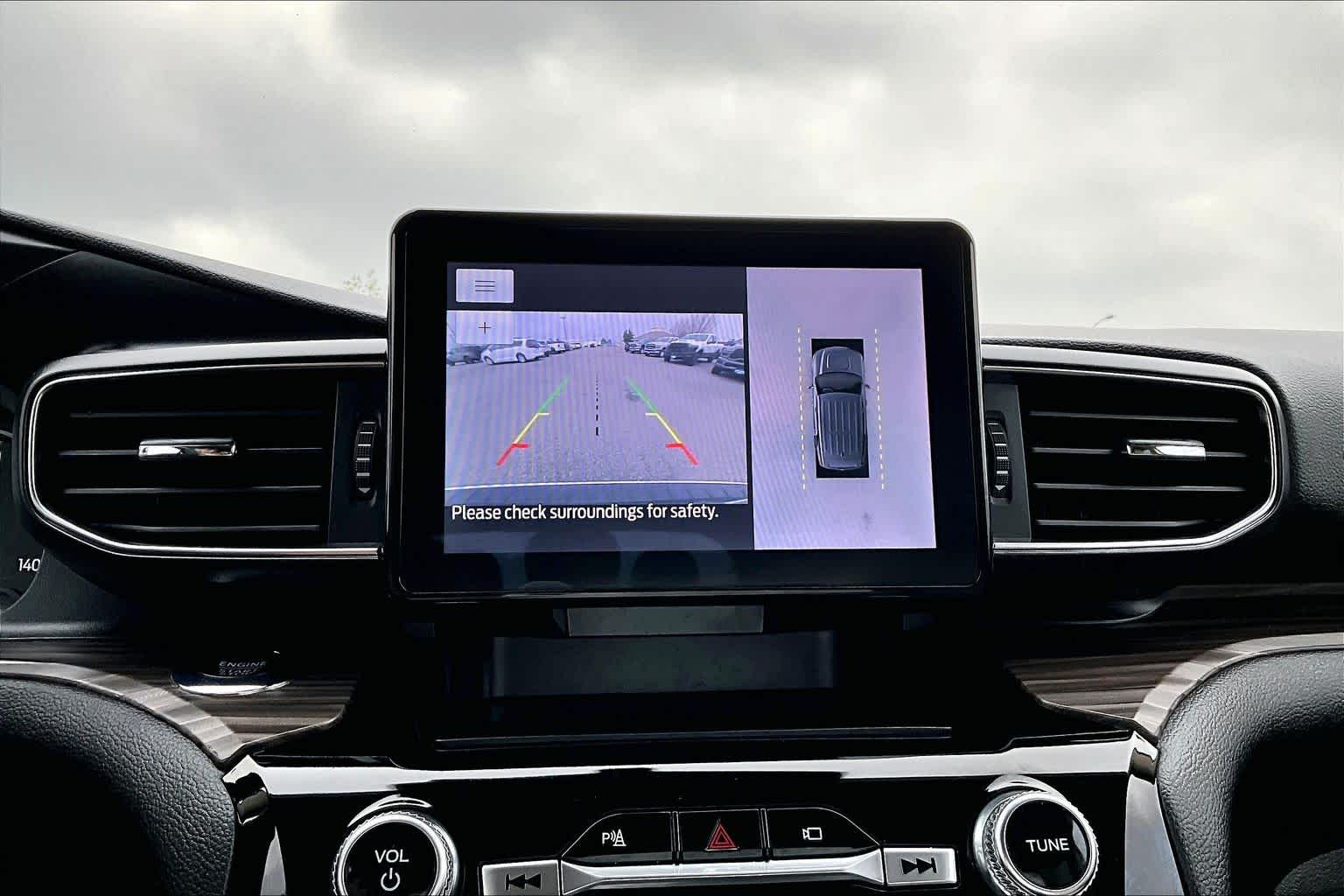 Thumbnail: 2023 Ford Explorer - 26