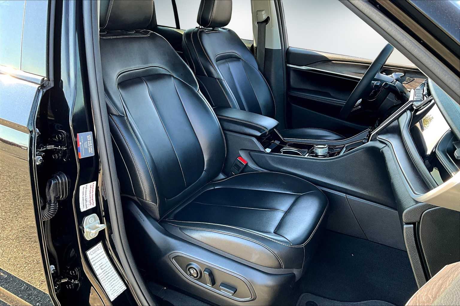 Thumbnail: 2023 Jeep Grand Cherokee - 13